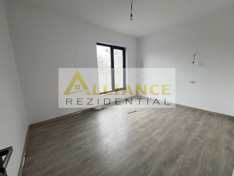 Casă individuală cu 3 camere decomandat cu Canalizare în Berceni