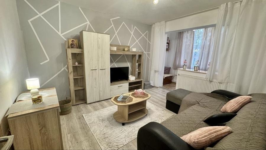 Apartament cu 2 camere decomandat în Exterior Vest