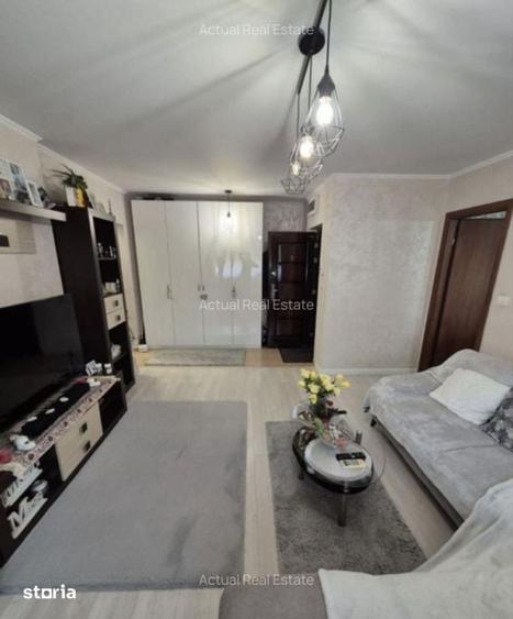 Apartament cu 2 camere semidecomandat, mobilat în Central