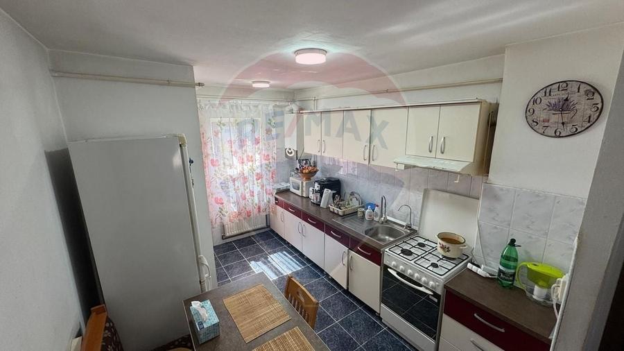 Apartament cu 3 camere decomandat, mobilat în Ultracentral