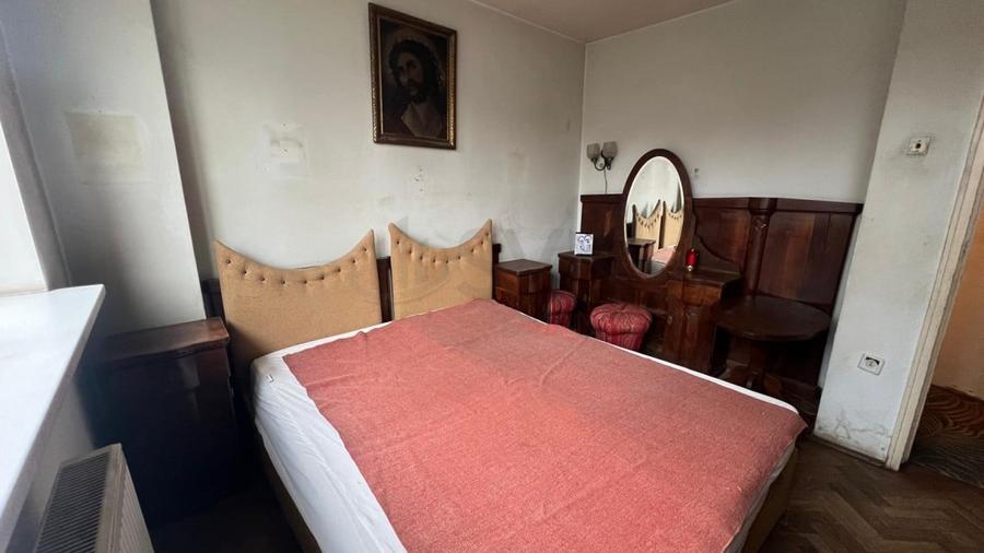 Apartament cu 3 camere decomandat, mobilat în Victoriei