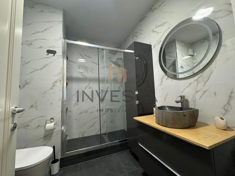 Apartament cu 3 camere semidecomandat, mobilat în Zorilor