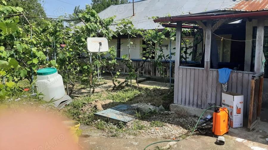 Casă cu 3 camere cu Teren 4000 Mp în Central