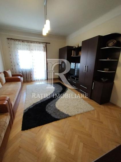 Apartament cu 2 camere decomandat, mobilat în Central