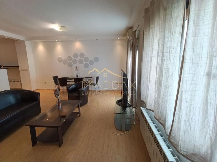 Apartament cu 2 camere decomandat, mobilat în Polonă