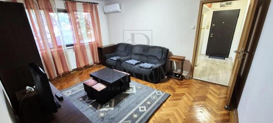 Apartament cu 3 camere semidecomandat în Olimpia-Stadion