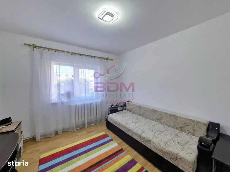 Apartament cu 3 camere semidecomandat în Central