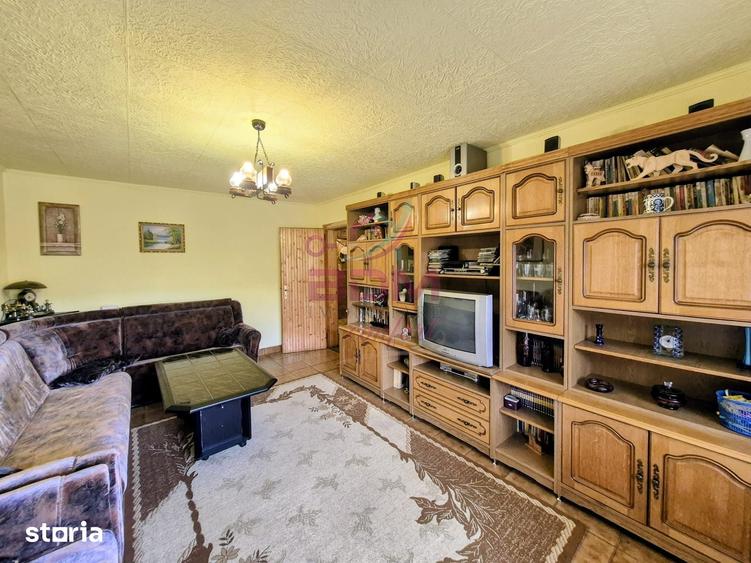 Apartament cu 4 camere decomandat în Central