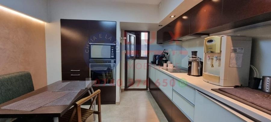 Apartament cu 5 camere decomandat în Ultracentral
