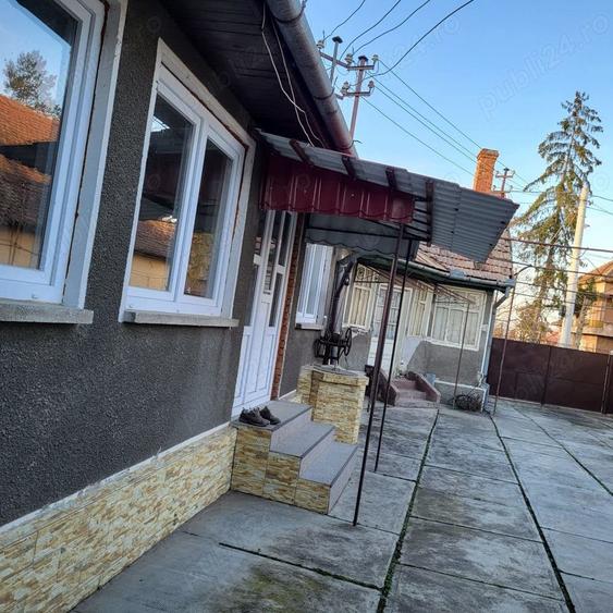 Casă cu 5 camere în Ineu