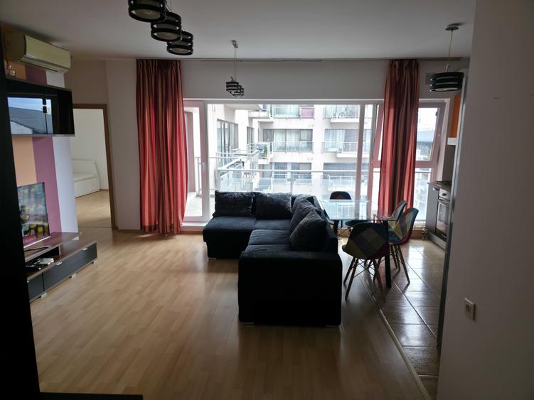 Apartament cu 3 camere semidecomandat în Titan