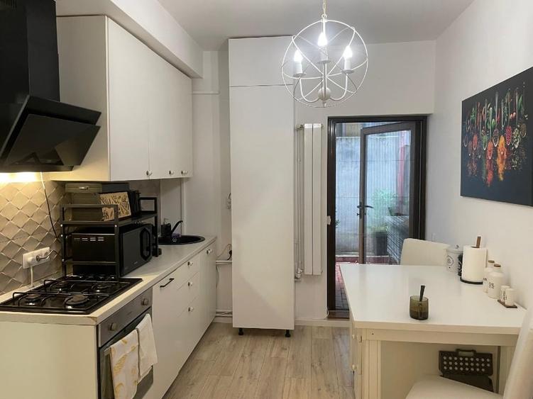 Apartament cu 3 camere decomandat, mobilat în Domenii
