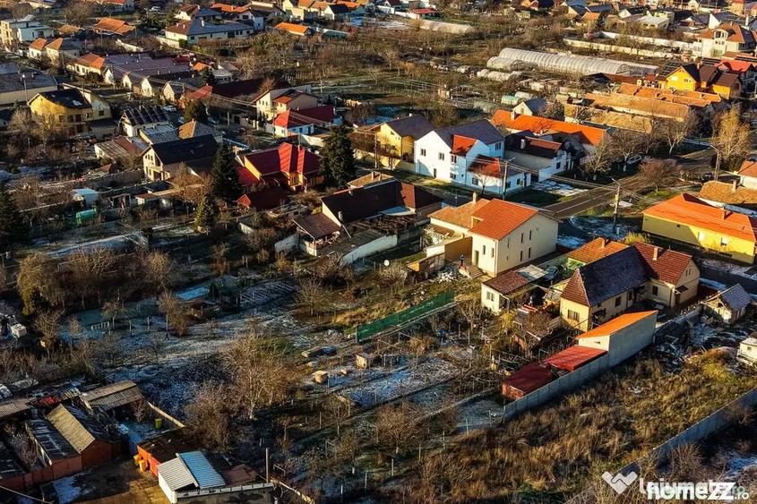 Casă cu 4 camere cu Canalizare în Aradul Nou