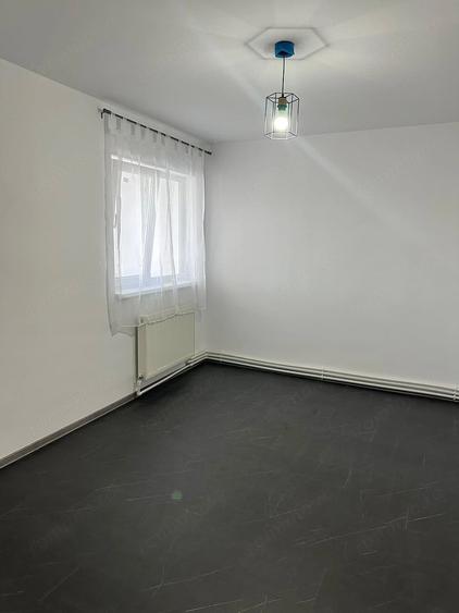 Apartament cu 3 camere decomandat în Faleză