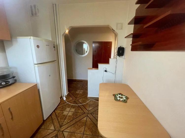 Apartament cu 2 camere semidecomandat în Tractorul