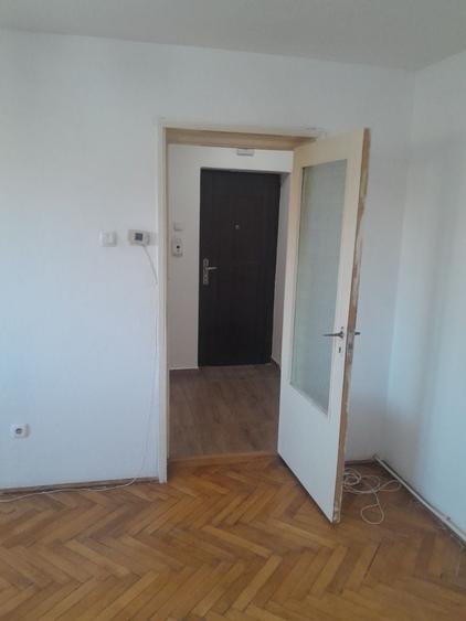 Vind apartament 2camere Gladiolei etaj2/2 - 2