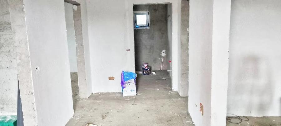 Casă cu Teren 500 Mp în Central