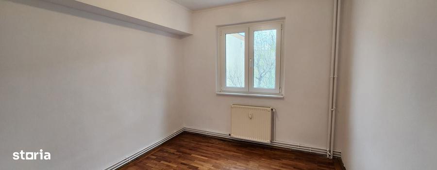 Apartament cu 2 camere semidecomandat în Centrul Civic