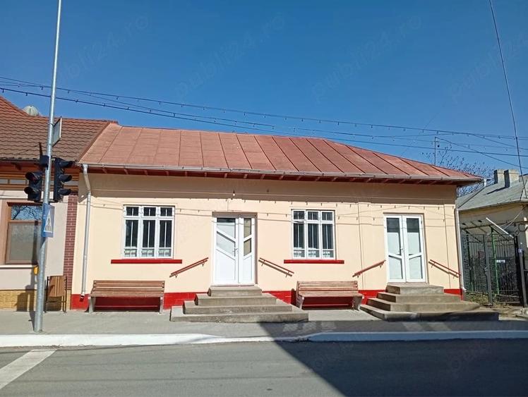 Casă cu 4 camere cu Teren 348 Mp în Jurilovca