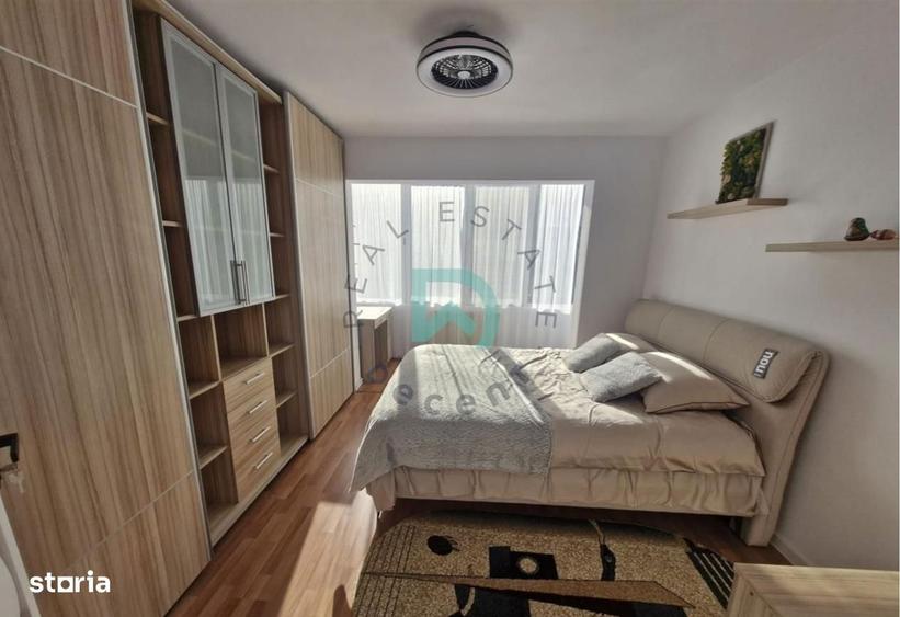Apartament cu 3 camere semidecomandat în Centrul Istoric