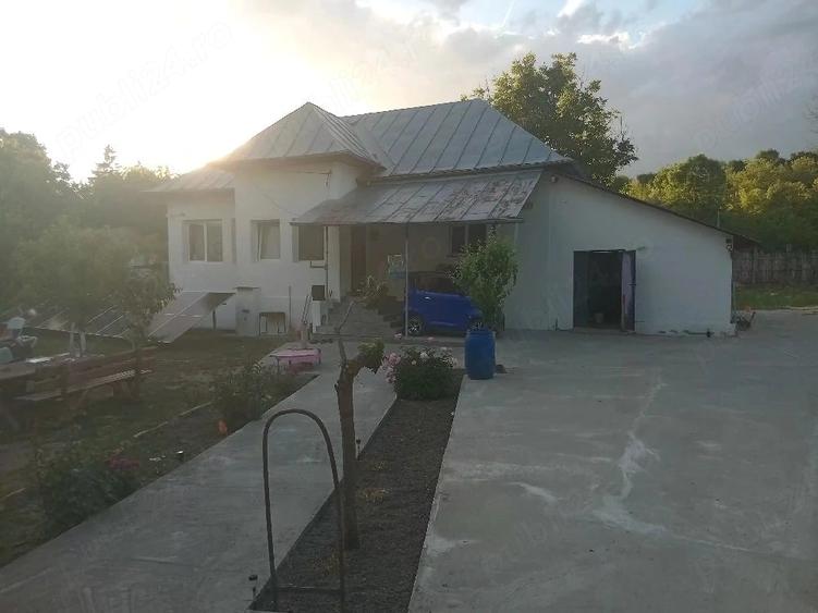 Casă cu 2 camere cu Teren 2056 Mp în Central
