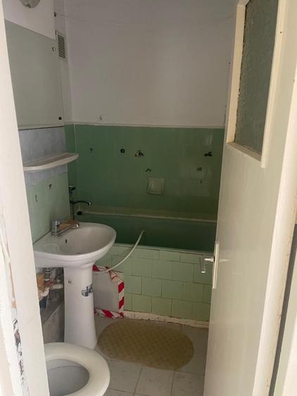 Apartament cu 4 camere decomandat în Faleză