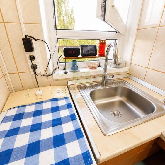 Apartament cu 3 camere decomandat, mobilat în Florilor