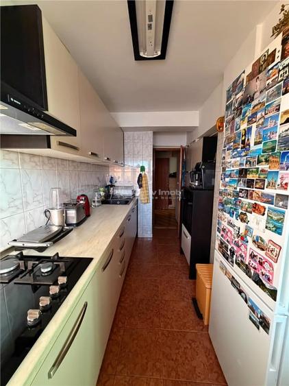 Apartament cu 4 camere decomandat în Decebal