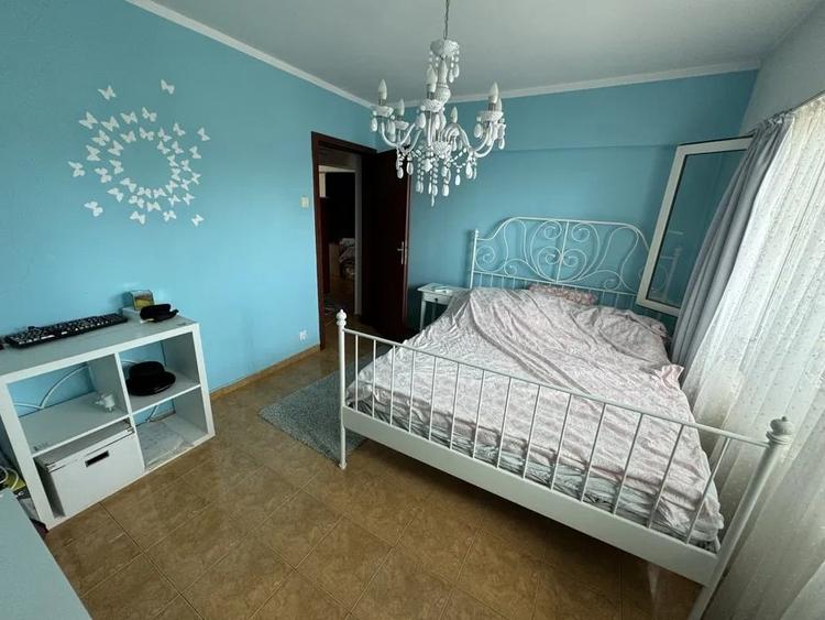 Apartament cu 3 camere decomandat în Bucur Obor