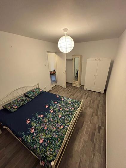 Inchiriez 2 camere intr-un apartament cu 3 - 3