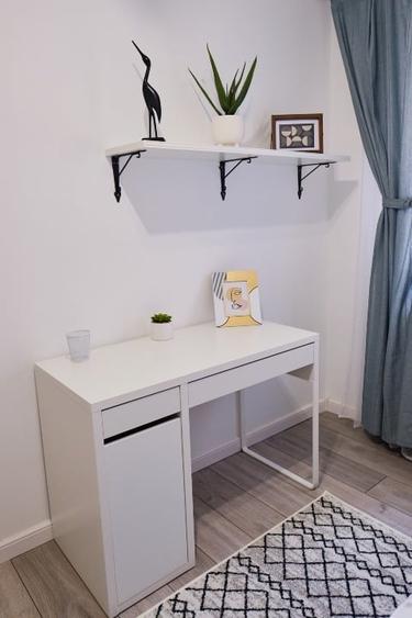 Apartament cu 3 camere semidecomandat în Girocului