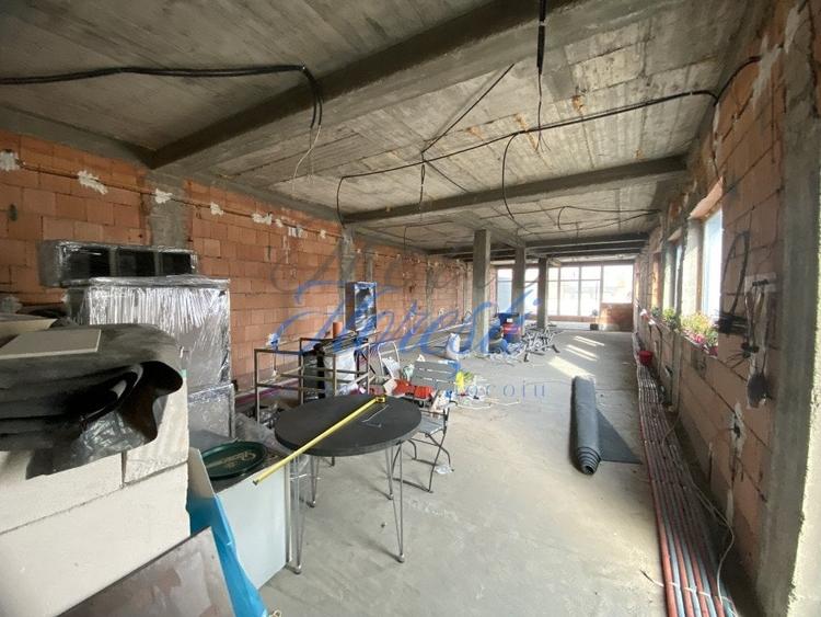 Spațiu comercial, de 700 mp, în Gilău