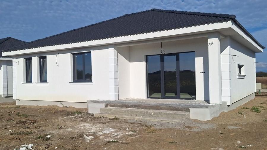 Casă cu 3 camere în Central