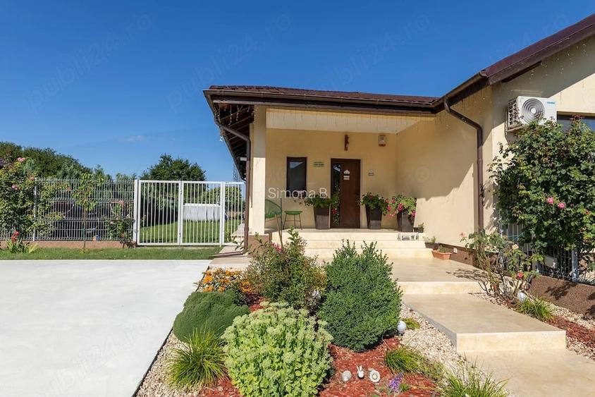 Casa tip Farmhouse la marginea padurii, cu vedere spre Bucegi