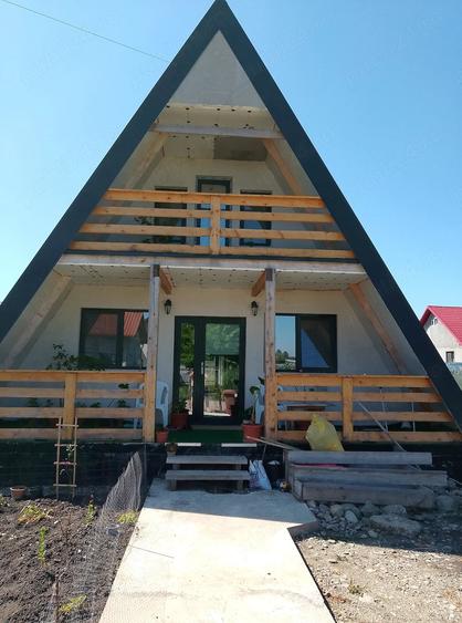 Casă cu 4 camere cu Teren 500 Mp în Central