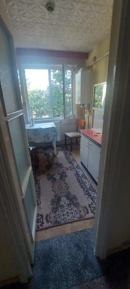 Apartament cu 3 camere semidecomandat în Nicolae Bălcescu