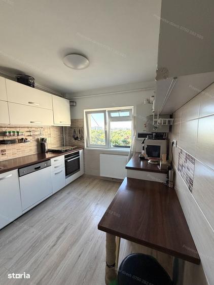 Apartament cu 3 camere decomandat în Titan