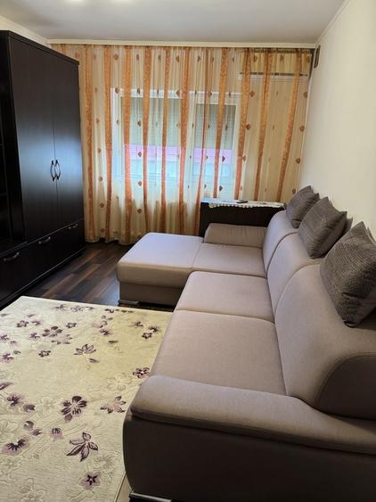 Apartament cu 2 camere decomandat, mobilat în Central