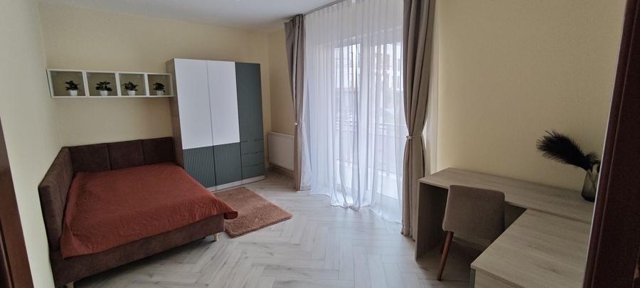 Apartament cu 4 camere decomandat în Bună Ziua