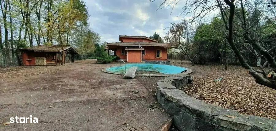 Casă cu 6 camere cu Teren 4700 Mp în Gruiu