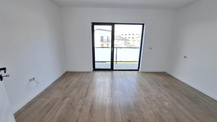 Duplex cu 3 camere cu Canalizare în Valea Lupului