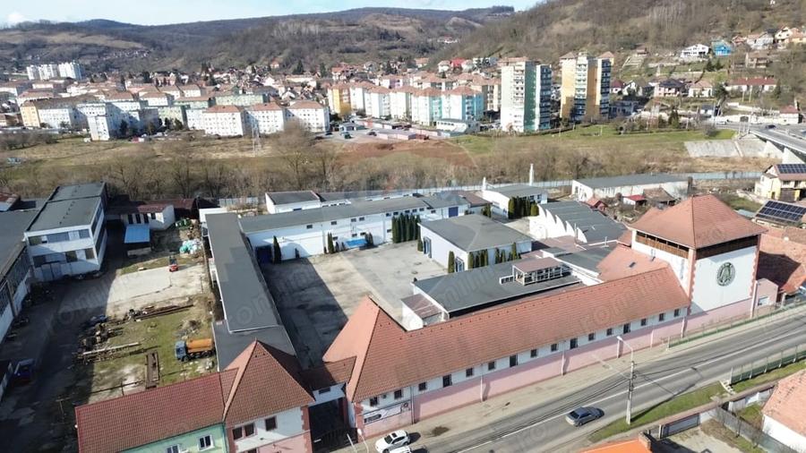 Spațiu comercial, de 6,229 mp, în Central