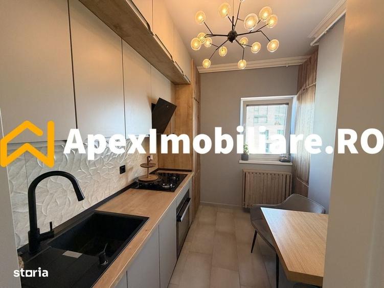 Apartament cu 3 camere semidecomandat în Băneasa