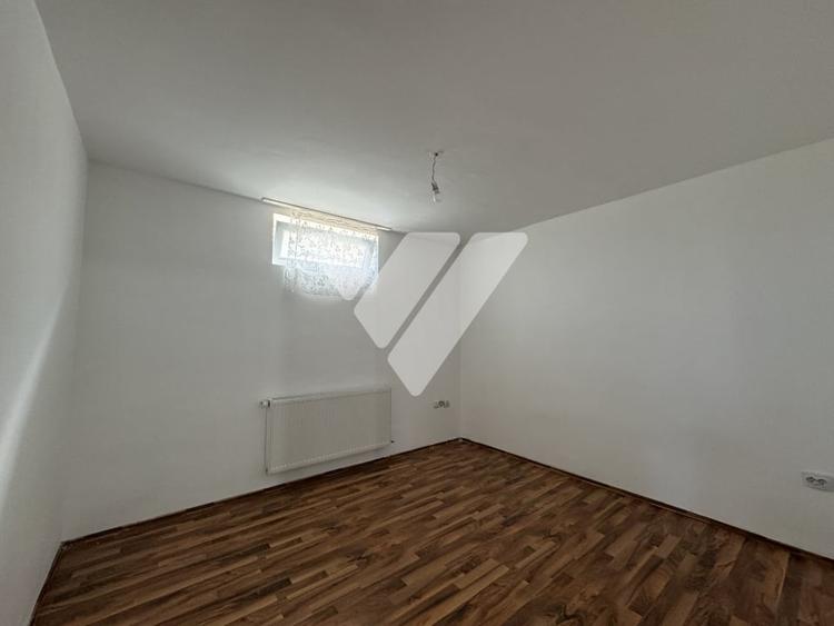Apartament cu 3 camere decomandat în Turnișor