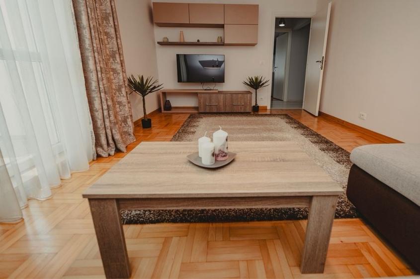 Apartament cu 2 camere decomandat în Central
