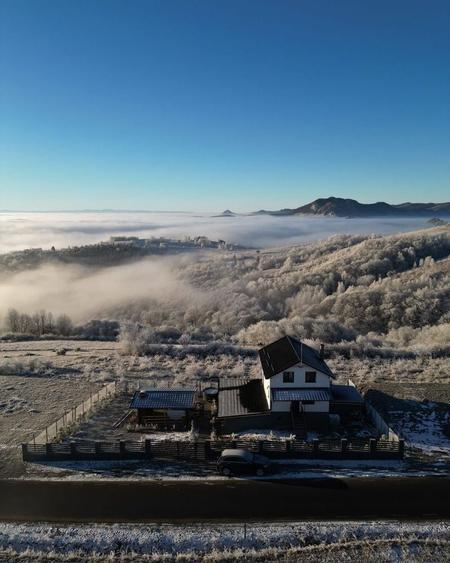 Casă cu 4 camere în Râmeț