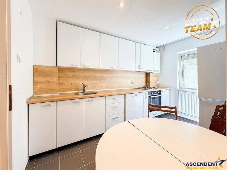 Apartament cu 3 camere decomandat în Lenin