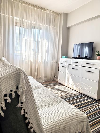 Apartament cu 3 camere decomandat în Drumul Taberei