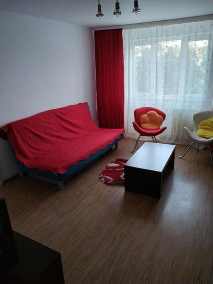 Apartament cu 2 camere semidecomandat în Berceni