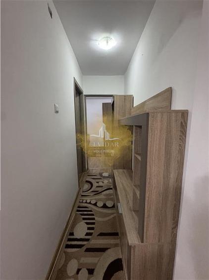 Apartament cu 3 camere semidecomandat în Dacia